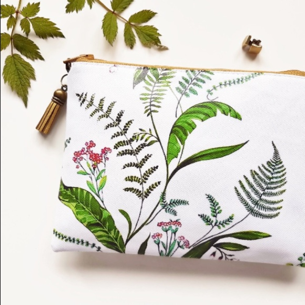 🗝 HOST PICK 🗝 New Handmade Botanical Fern Bag(s)